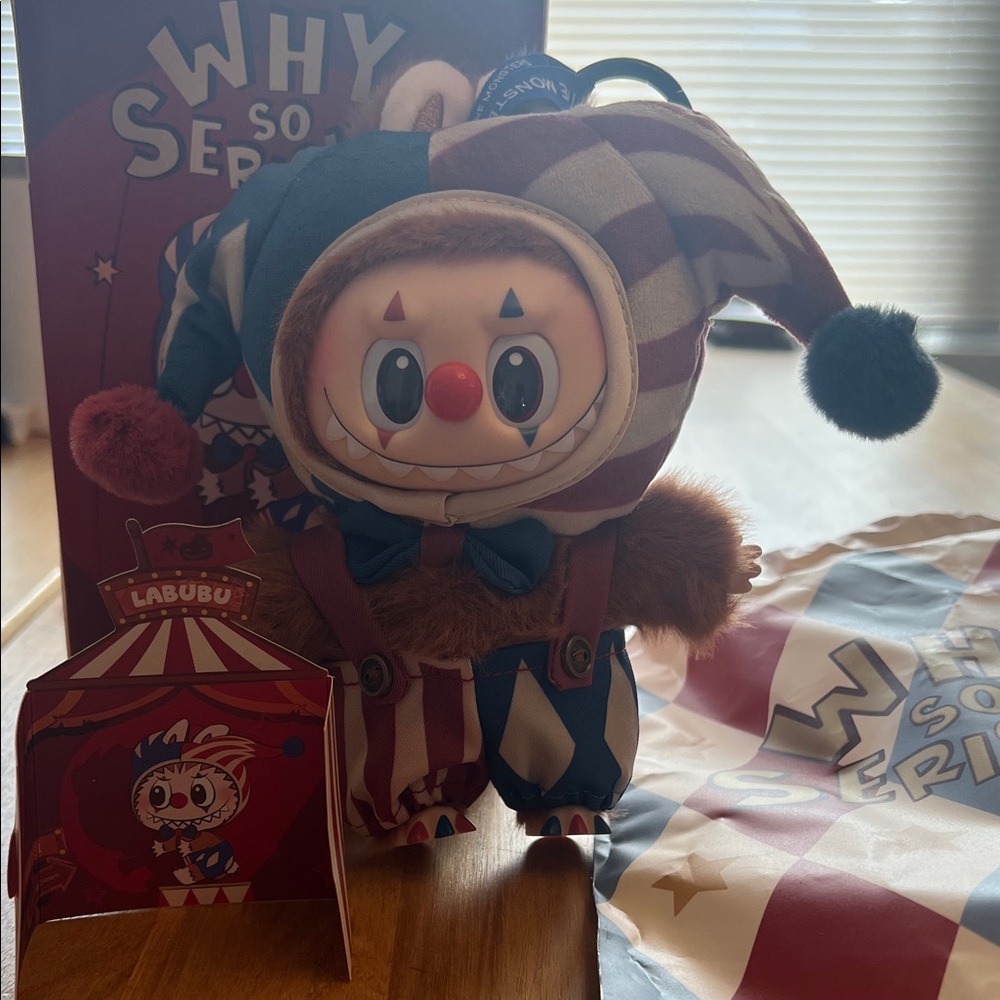 🤡 Labubu Juggling Clown Vinyl 🤡